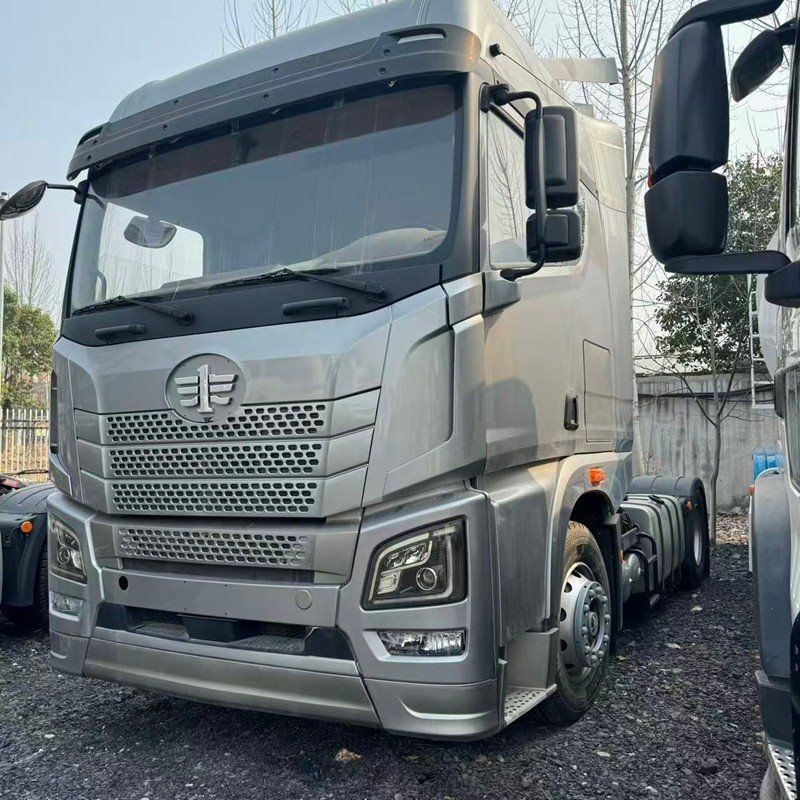 Used Semi-Trailer Tractor factory Used Semi-Trailer Tractor factory